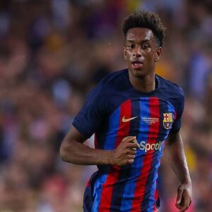 Tin Barca 10/2: Barca trói chân thành công sao trẻ Balde
