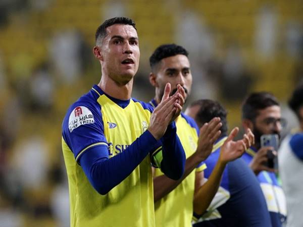 Bóng đá 30/5: Ronaldo liên hệ Atletico để trở lại châu Âu