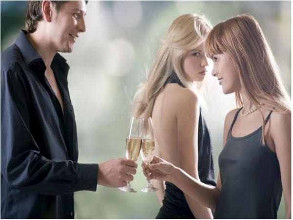 Cách trị chồng ngoại tình - Những hướng đi phù hợp