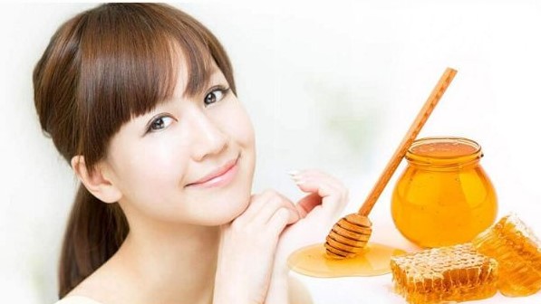 – Làm trắng da mặt bằng mật ong kết hợp với bơ