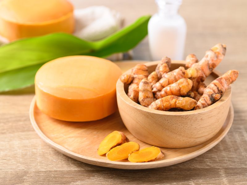 2. Cách làm trắng da bằng củ nghệ tươi hiệu quả