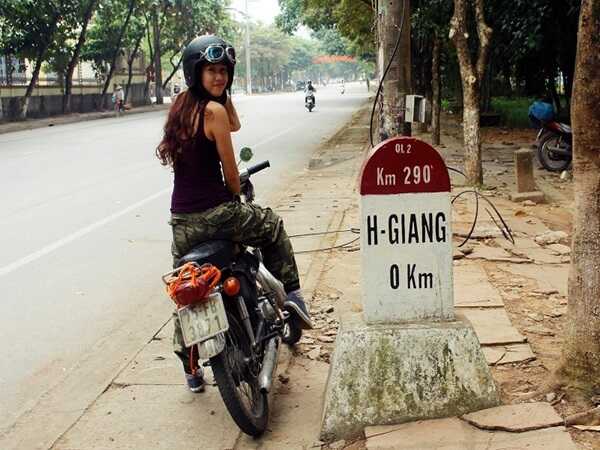Mách bạn cách chọn trang phục đi phượt nữ thoải mái
