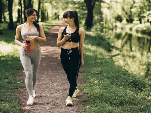 Đến tháng có nên tập thể dục không